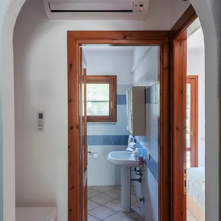 Simple Gem Of Le Dimore Di 1 Bedroom B4 - Sleeps 4 * ブドーニ